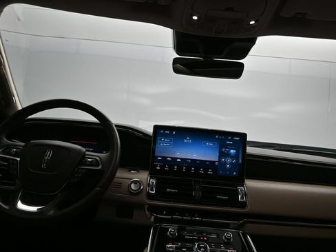Used 2023 Lincoln Navigator Reserve AWD/4WD image 19
