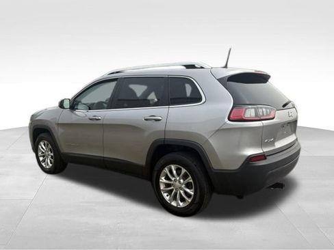 Used 2019 Jeep Cherokee Latitude w/ Popular Appearance Group AWD/4WD image 2
