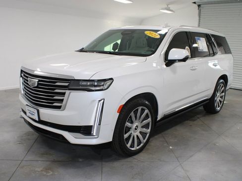 Used 2021 Cadillac Escalade Premium Luxury Platinum w/ Heavy-Duty Trailer Package image 4