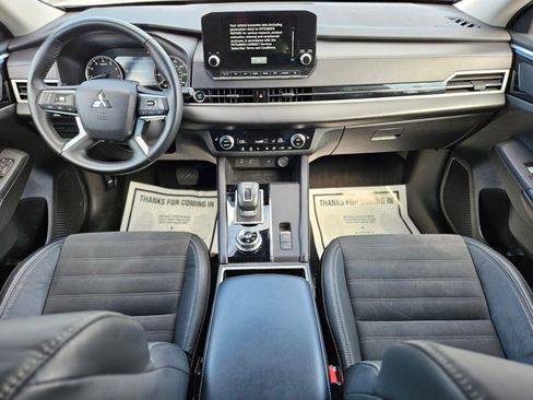 Used 2023 Mitsubishi Outlander SE image 12