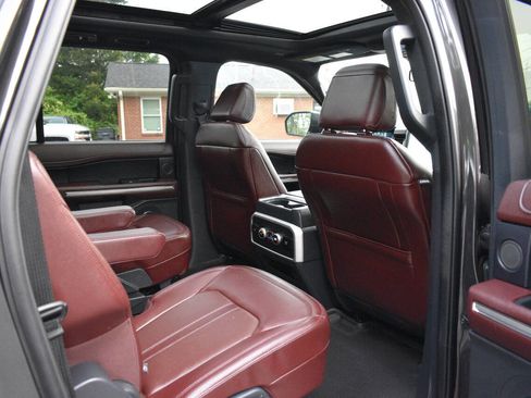 Used 2024 Ford Expedition Max Limited AWD/4WD image 16
