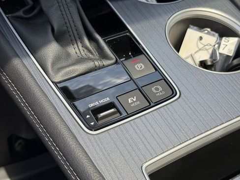 New 2026 Toyota Sienna XLE FWD image 18