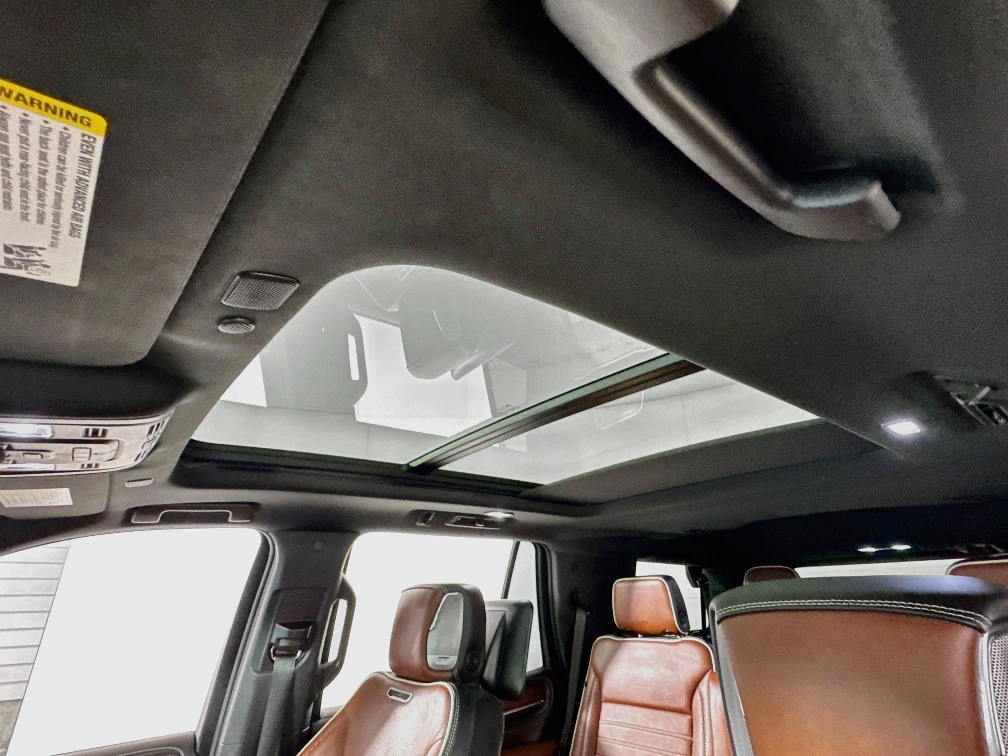 Used 2023 GMC Yukon Denali Ultimate AWD/4WD image 6