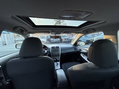 Used 2010 Toyota Corolla 4dr Sdn Auto S (Natl) image 14