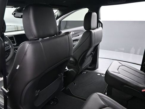 New 2025 Chrysler Voyager LX image 15