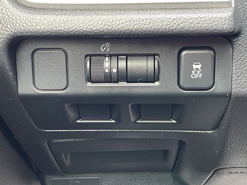 Used 2015 Subaru Crosstrek 2.0i Premium w/ Moonroof Package image 23