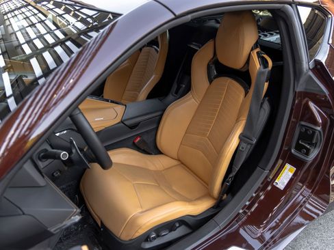 Used 2022 Chevrolet Corvette Stingray Preferred Cpe w/ Engine Appearance Package RWD image 5