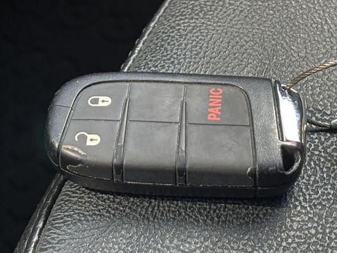 Used 2025 Jeep Compass Trailhawk AWD/4WD image 21