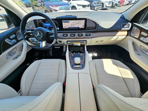 New 2026 Mercedes-Benz GLS 450 4MATIC image 28