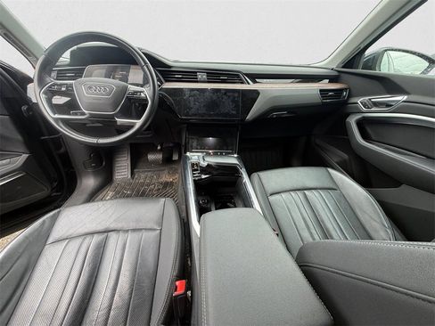 Used 2019 Audi e-tron Premium Plus image 8