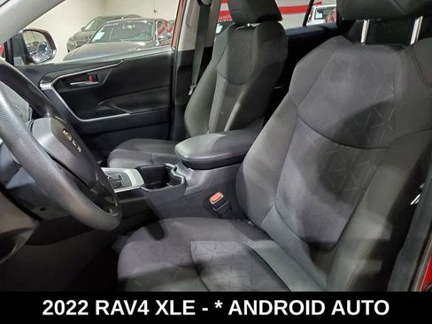 Used 2022 Toyota RAV4 XLE FWD image 6