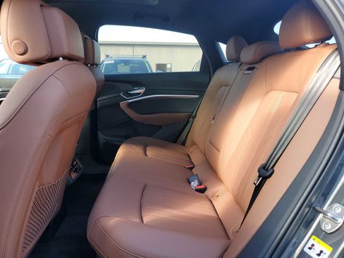 Certified 2023 Audi e-tron Premium Plus w/ Premium Plus Package image 19