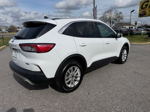 Used 2021 Ford Escape SE image 5