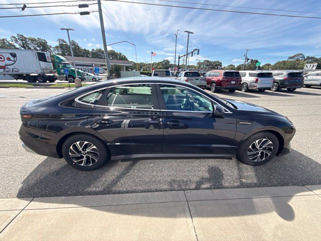 New 2026 Hyundai Sonata Blue FWD image 8