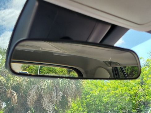 Used 2019 Toyota RAV4 XLE w/ Carpet Mat Package AWD/4WD image 25