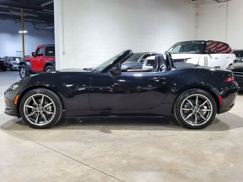 Used 2022 MAZDA MX-5 Miata Grand Touring w/ Weather Package RWD image 13