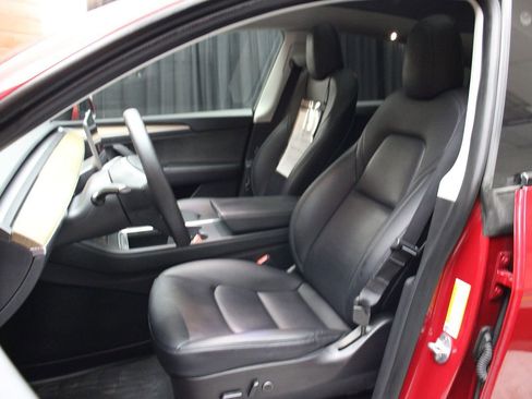 Used 2023 Tesla Model Y Performance image 20