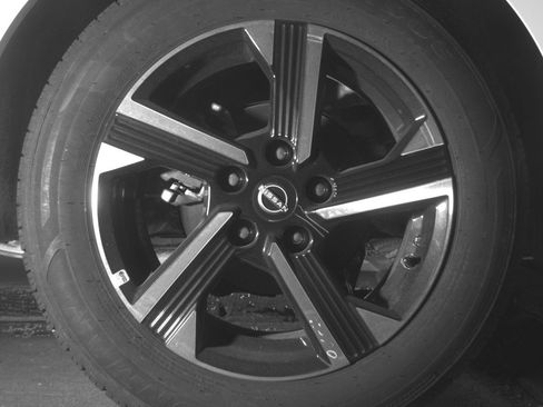 Used 2025 Nissan Sentra SV FWD image 15