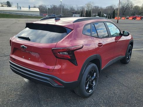 New 2026 Chevrolet Trax LT image 12