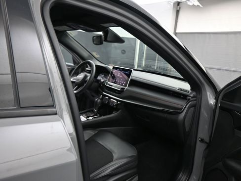 Used 2024 Jeep Compass Trailhawk image 45