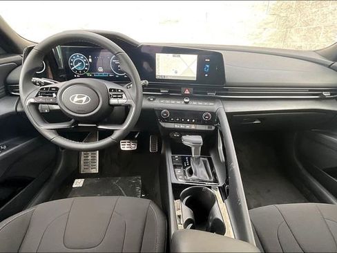 New 2025 Hyundai Elantra SEL image 5