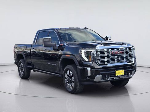 Used 2025 GMC Sierra 2500 Denali w/ Denali Reserve Package AWD/4WD image 3