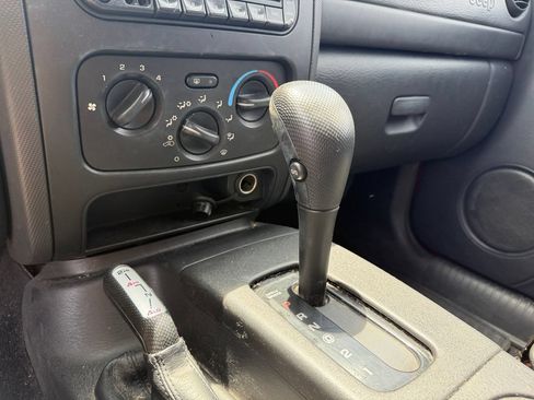 Used 2003 Jeep Liberty Sport AWD/4WD image 28