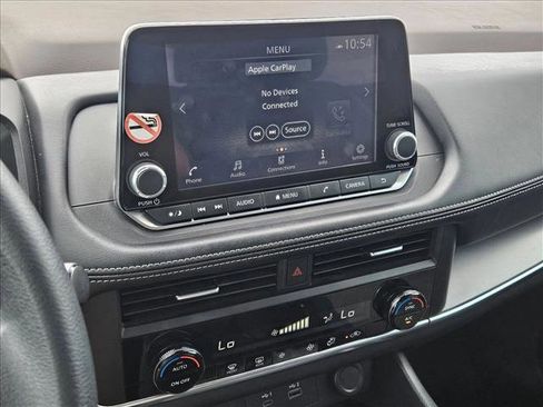 Used 2023 Nissan Rogue SV image 13