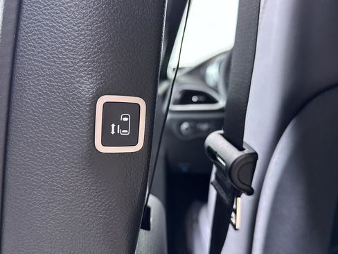 New 2026 Chrysler Pacifica Select image 28