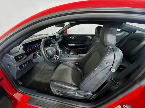 Used 2024 Ford Mustang Coupe image 13