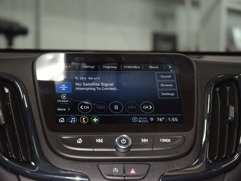 Used 2024 Chevrolet Equinox RS w/ RS Leather Package image 32