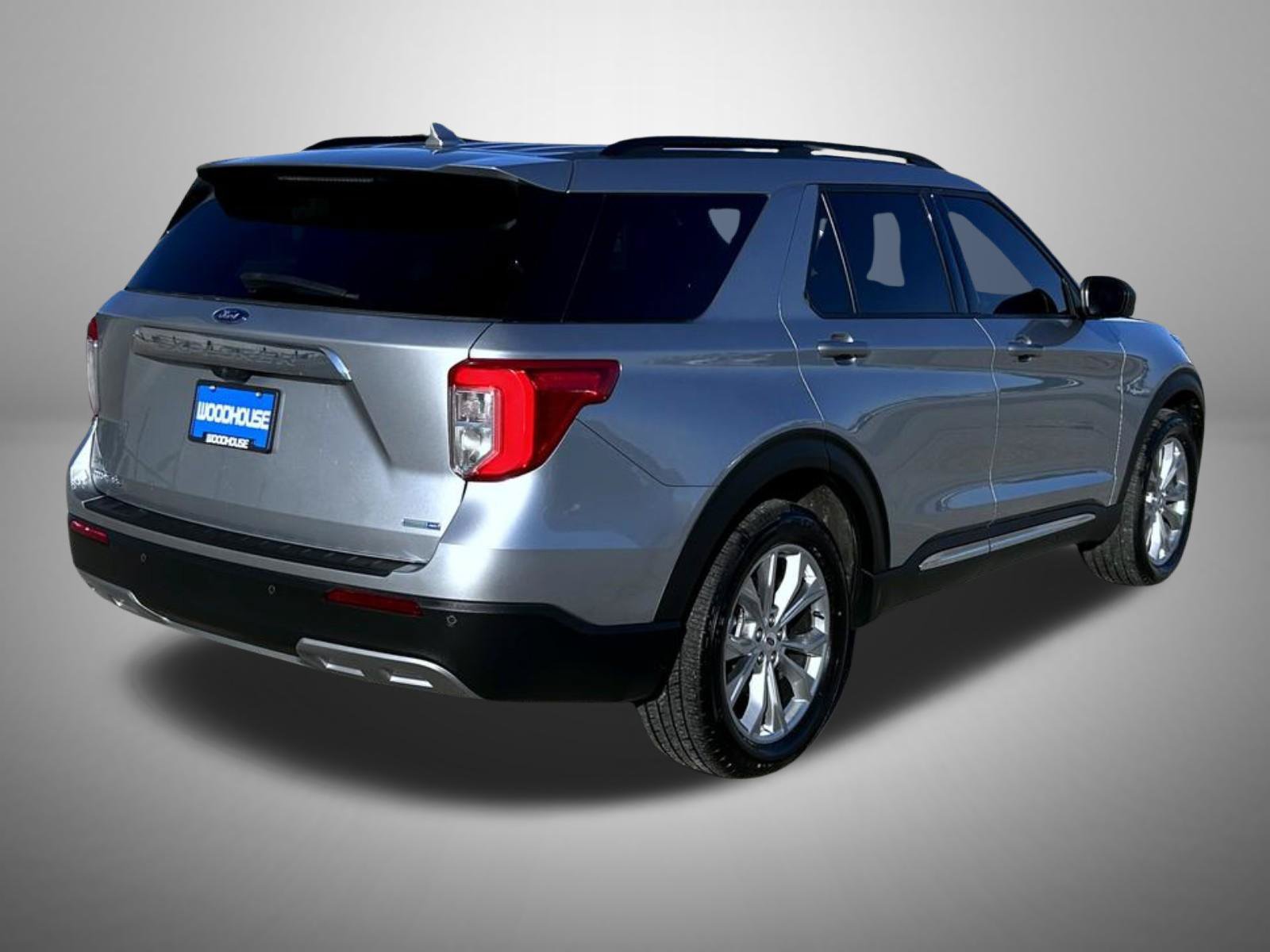 Used 2020 Ford Explorer XLT w/ Equipment Group 202A AWD/4WD image 6