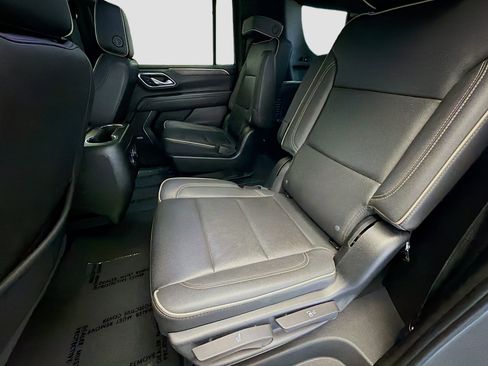 Used 2023 Chevrolet Suburban Premier image 13