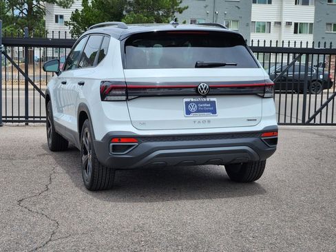 Certified 2025 Volkswagen Taos SE AWD/4WD image 5