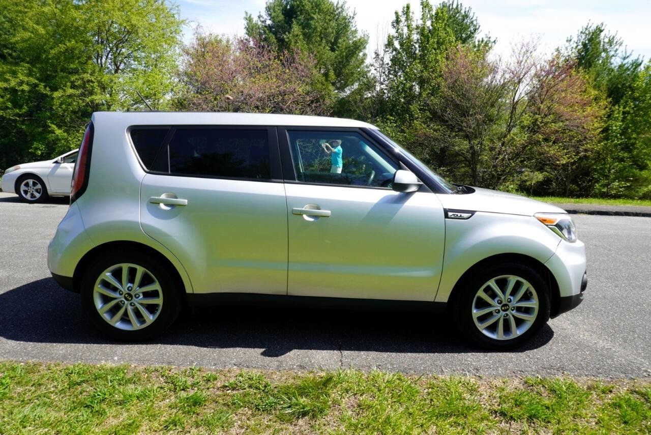 Used 2019 Kia Soul + FWD image 9