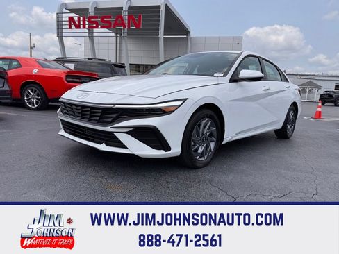 Used 2026 Hyundai Elantra Hybrid FWD image 1