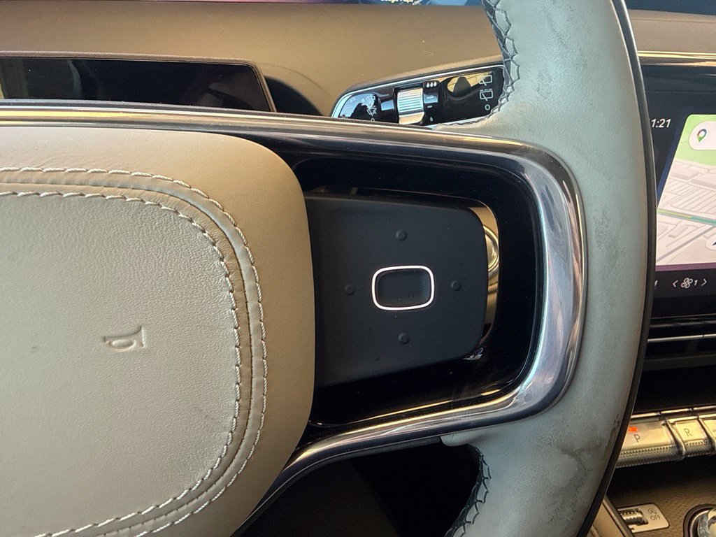 Used 2025 Lincoln Nautilus Premier AWD/4WD image 16