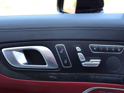 Used 2013 Mercedes-Benz SL 550 image 19