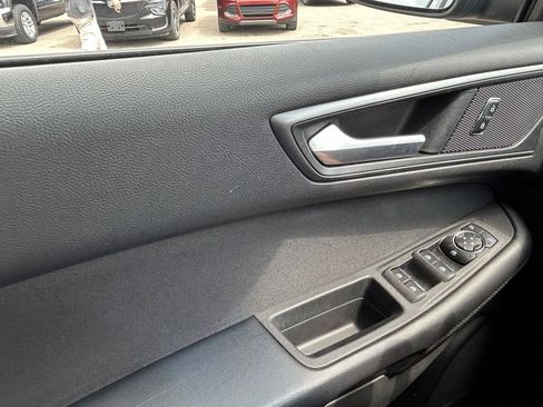 Used 2016 Ford Edge SE FWD image 25
