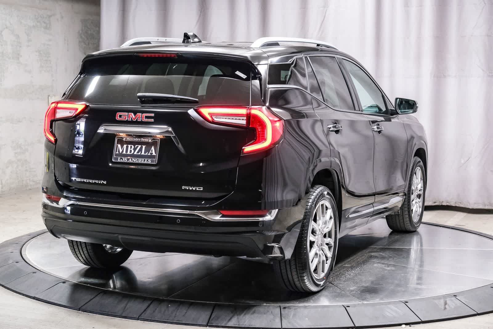 Used 2022 GMC Terrain Denali AWD/4WD image 4