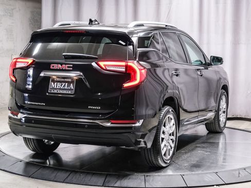 Used 2022 GMC Terrain Denali AWD/4WD image 4