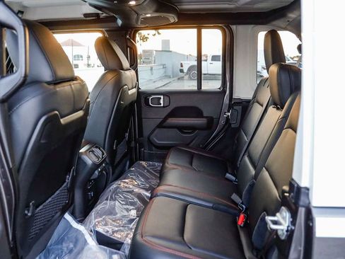 New 2026 Jeep Wrangler Unlimited Rubicon w/ Whitecap Package image 22