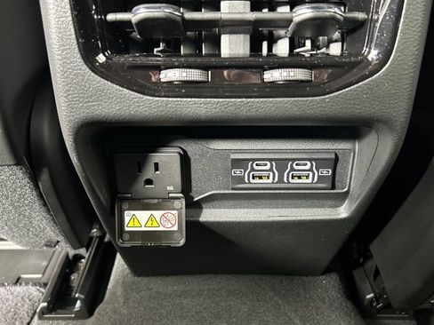 Used 2025 Jeep Grand Cherokee Altitude w/ MOPAR Finishing Package AWD/4WD image 18