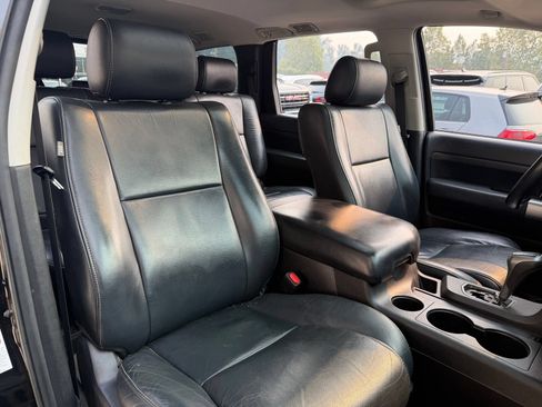 Used 2018 Toyota Sequoia TRD Sport AWD/4WD image 23