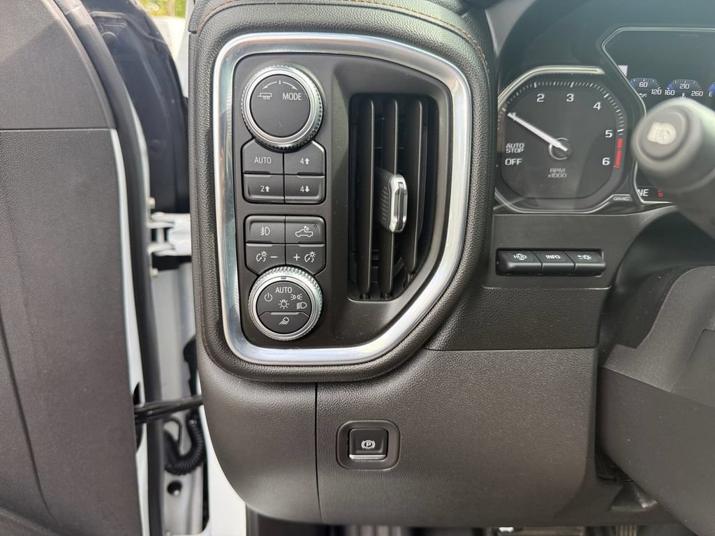Used 2021 GMC Sierra 1500 AT4 w/ Technology Package AWD/4WD image 25