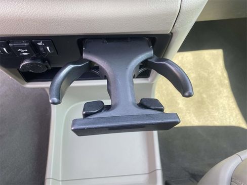 Used 2020 Toyota Sienna XLE image 28