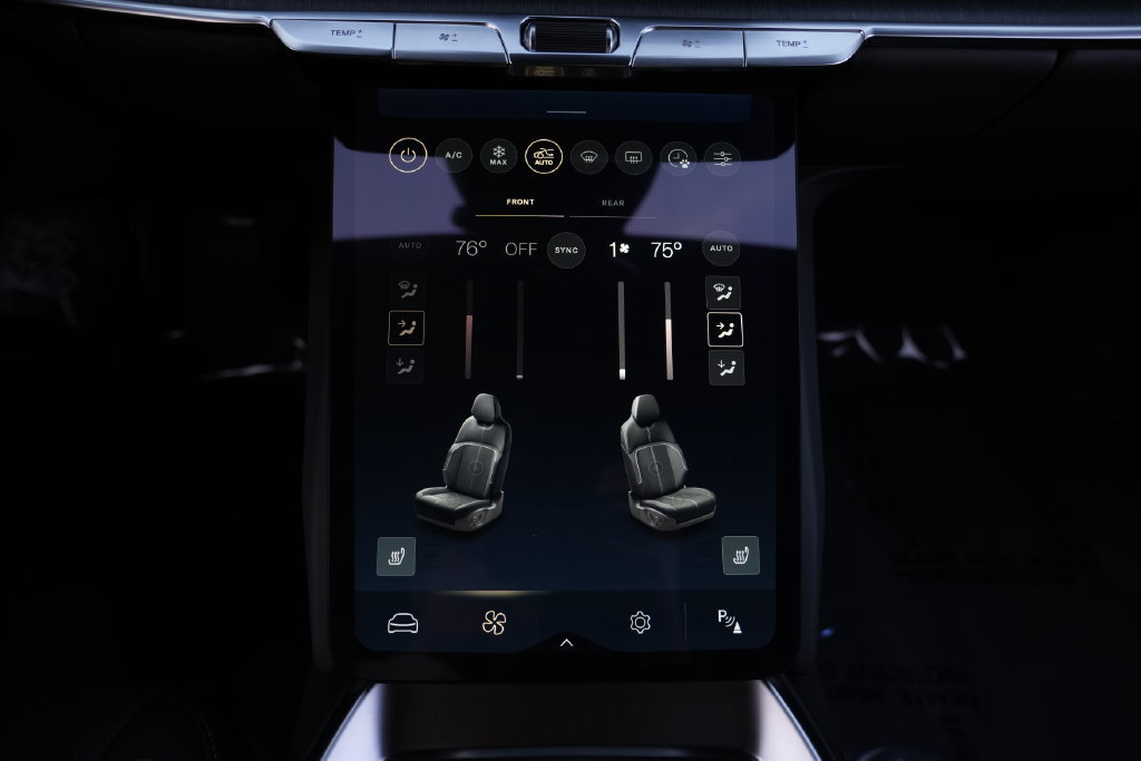 Used 2024 Lucid Air Pure RWD image 62