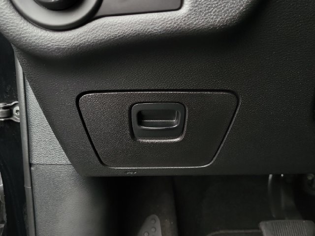 Used 2019 Jeep Cherokee Limited FWD image 13