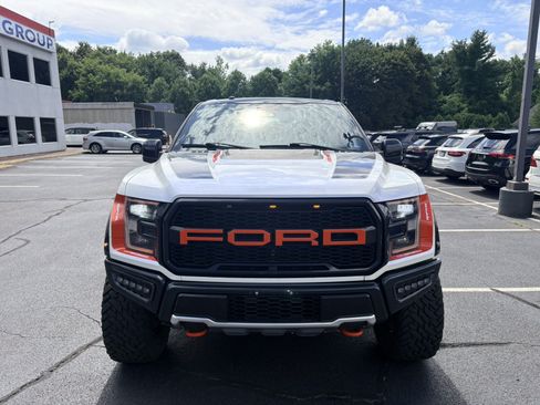Used 2018 Ford F150 Raptor w/ Equipment Group 802A Luxury AWD/4WD image 2