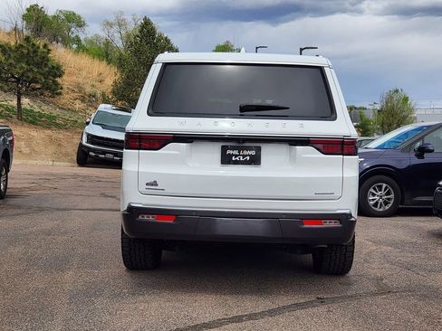Used 2022 Jeep Wagoneer Series II AWD/4WD image 6